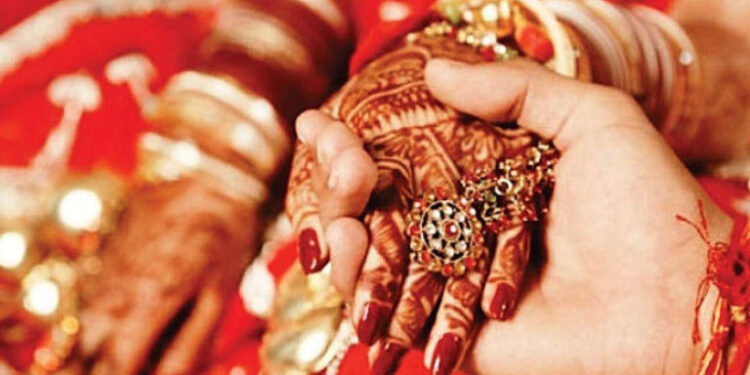 ନିଆରା ଢଙ୍ଗରେ ପାଳନ ହେଲା ବିବାହ ଉତ୍ସବ: ୧୧ ଗରିବ ପିଲାଙ୍କୁ ପୋଷ୍ୟ ଭାବେ ଗ୍ରହଣ କଲେ ନବ ଦମ୍ପତି