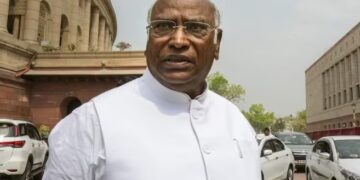 ମୋ ଆଣ୍ଠୁରେ ଆଘାତ ଲାଗିଛି:ଖଡ଼ଗେ