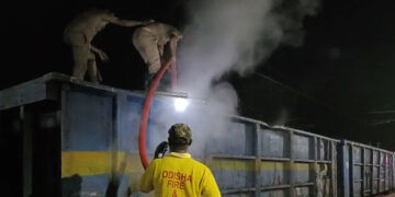 କୋଇଲା ଟ୍ରେନ୍‌ରେ ଲାଗିଲା ନିଆଁ