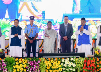 ବାଙ୍ଗିରିପୋଷିରେ ୩ ରେଳ ପ୍ରକଳ୍ପର ଭିତ୍ତିପ୍ରସ୍ତର ସ୍ଥାପନ କଲେ ରାଷ୍ଟ୍ରପତି