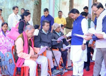 ମୁଖ୍ୟମନ୍ତ୍ରୀ ଶୁଣିଲେ ଲୋକଙ୍କ ଅଭିଯୋଗ, ଦେଲେ ସମାଧାନର ପ୍ରତିଶ୍ରୁତି