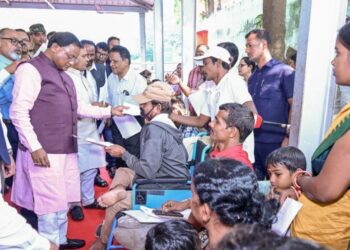 ଲୋକଙ୍କ ଅଭିଯୋଗ ଶୁଣିଲେ ମୁଖ୍ୟମନ୍ତ୍ରୀ: ‘ସମସ୍ତେ ନ୍ୟାୟ ପାଇବେ, କେହି ନିରାଶ ହେବେନି’