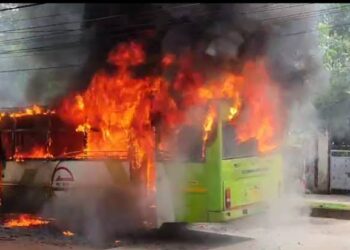 ଜଳିଗଲା ‘ମୋ ବସ’, ସବୁ ଯାତ୍ରୀ ସୁରକ୍ଷିତ ଉଦ୍ଧାର