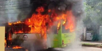 ଜଳିଗଲା ‘ମୋ ବସ’, ସବୁ ଯାତ୍ରୀ ସୁରକ୍ଷିତ ଉଦ୍ଧାର