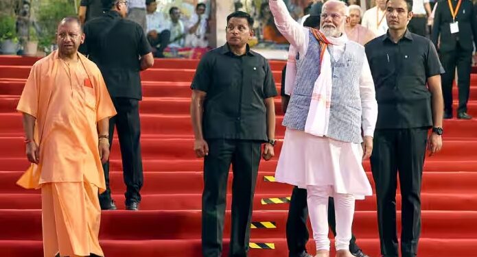 ପ୍ରୟାଗରାଜରେ ୫୫୦୦ କୋଟି ଟଙ୍କାର ବିଭିନ୍ନ ଉନ୍ନୟନମୂଳକ ପ୍ରକଳ୍ପର ଉଦ୍‌ଘାଟନ ଓ ଶିଳାନ୍ୟାସ, ମହାକୁମ୍ଭ ଆମ ଆସ୍ଥା, ଆଧ୍ୟାତ୍ମିକତା ଓ ସଂସ୍କୃତିର ଦିବ୍ୟ ପର୍ବ: ପ୍ରଧାନମନ୍ତ୍ରୀ