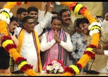 ମୁଖ୍ୟମନ୍ତ୍ରୀଙ୍କୁ ବିଜେପି ବିଧାୟକଙ୍କ ସମ୍ବର୍ଦ୍ଧନା, ପ୍ରଥମ ଥର ସର୍ବଭାରତୀୟ ଡିଜି-ଆଇଜି ସମ୍ମିଳନୀ ପାଇଁ କଲେ ସମ୍ଵର୍ଦ୍ଧିତ