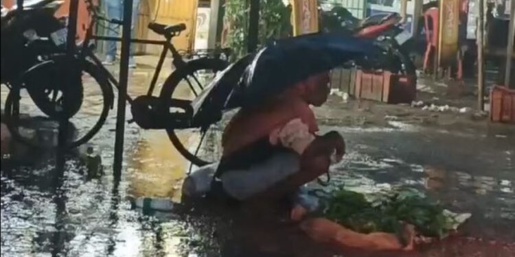 ରାଜ୍ୟର ବିଭିନ୍ନ ସ୍ଥାନରେ ବର୍ଷା, ଚାଷୀଙ୍କ ଉପରେ ଚଡକ, ଆହୁରି ଦୁଇଦିନ ଲାଗି ରହିବ