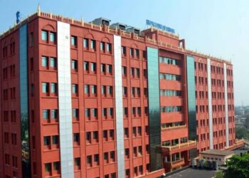 ରାଗିଂ ମାମଲାରେ ହାଇକୋର୍ଟଙ୍କ ରାୟ, ଅନାଥାଶ୍ରମରେ ପାଠ ପଢ଼ାଇବେ ଆଇନ ଛାତ୍ର