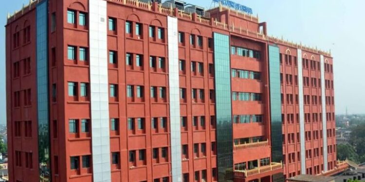 ରାଗିଂ ମାମଲାରେ ହାଇକୋର୍ଟଙ୍କ ରାୟ, ଅନାଥାଶ୍ରମରେ ପାଠ ପଢ଼ାଇବେ ଆଇନ ଛାତ୍ର