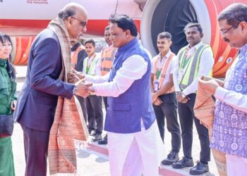 ଦୁଇଦିନିଆ ଓଡିଶା ଗସ୍ତରେ ଆସିଲେ ସିଙ୍ଗାପୁର ରାଷ୍ଟ୍ରପତି, ମୁଖ୍ୟମନ୍ତ୍ରୀ କଲେ ସ୍ବାଗତ