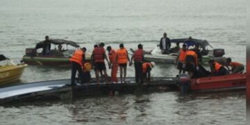 ଗଙ୍ଗା ନଦୀରେ ଓଲଟିଲା ଡଙ୍ଗା, ୩ ମୃତଦେହ ଉଦ୍ଧାର, ଅନେକ ନିଖୋଜ