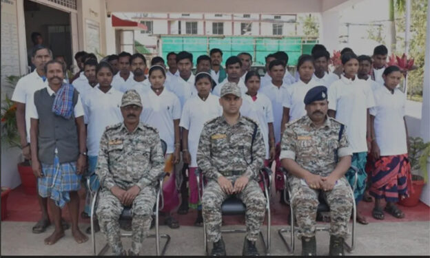 ୨୯ ନକ୍ସଲଙ୍କ ଆତ୍ମସମର୍ପଣ