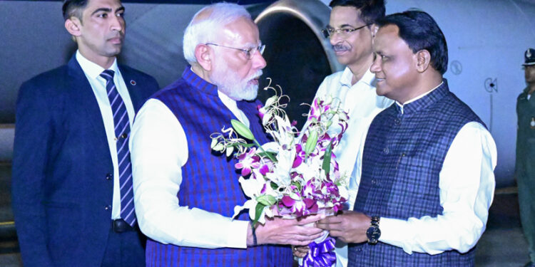 ପହଞ୍ଚିଲେ ମୋଦୀ, ପ୍ରବାସୀ ସମ୍ମିଳନୀରେ ଯୋଗଦେବେ