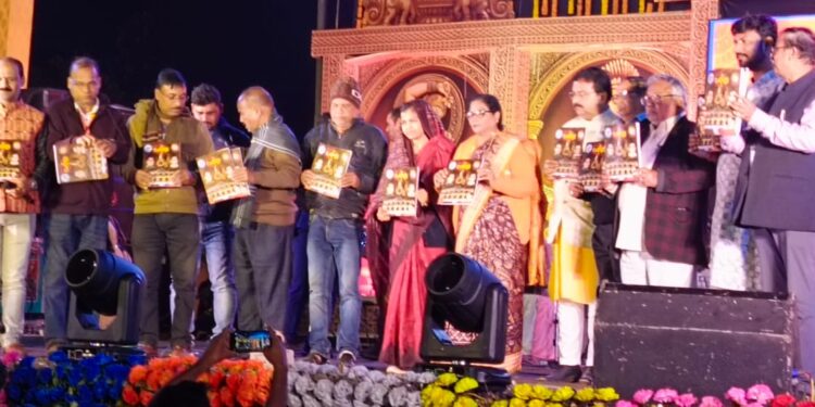 ରଣପୁର ମହୋତ୍ସବ “ଅର୍ଜୁନ-୨୦୨୫” ଉଦଯାପିତ, ତ୍ରିପୁରା ଓ ଆସାମ ନୃତ୍ୟରେ ଦର୍ଶକ ବିଭୋର