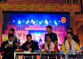 ଦ୍ଵିତୀୟ ସନ୍ଧ୍ୟାରେ ରଣପୁର ମହୋତ୍ସବ “ଅର୍ଜୁନ-୨୦୨୫”, ଦର୍ଶକଙ୍କ ମନ ମୋହିଲା ପୁରୁଲିଆ ପାଇକ ଆଖଡ଼ା ଓ ନାଗା ମେଢ଼