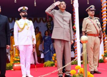 ଭୁବନେଶ୍ବରରେ ସାଧାରଣତନ୍ତ୍ର ଦିବସ ପରେଡରେ ଅଭିବାଦନ ଗ୍ରହଣ କଲେ ରାଜ୍ୟପାଳ ଡ. ହରି ବାବୁ କମ୍ଭମ୍‌ପତି