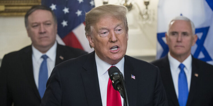 ଭାରତ ବିରୋଧରେ ଟ୍ରମ୍ପଙ୍କ ବଡ କାର୍ଯ୍ୟାନୁଷ୍ଠାନ, ଅବୈଧ ପ୍ରବାସୀମାନଙ୍କୁ ପଠାଇଲା ସ୍ଵଦେଶ