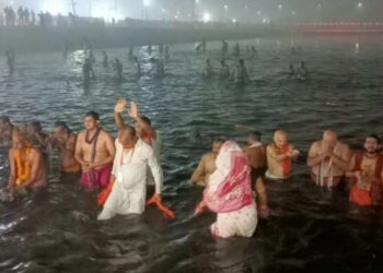ଚନ୍ଦ୍ରଭାଗାରେ ବୁଡ ପକାଇଲେ ଲକ୍ଷାଧିକ ଶ୍ରଦ୍ଧାଳୁ