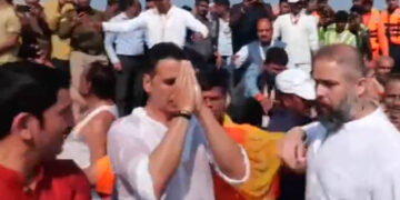 ସଙ୍ଗମରେ ବୁଡ଼ ପକାଇଲେ ଅକ୍ଷୟ କୁମାର: ମହାକୁମ୍ଭ ବ୍ୟବସ୍ଥା ଦେଖି ଯୋଗୀ ସରକାରଙ୍କୁ କଲେ ପ୍ରଶଂସା