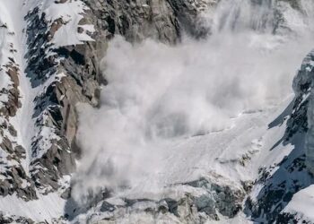 ଉତ୍ତରାଖଣ୍ଡ ଚମୋଲି ବଦ୍ରିନାଥରେ ହିମସ୍ଖଳନ, ଫସିଛନ୍ତି ୪୭ ଶ୍ରମିକ