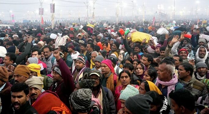 ମାଘ ପୂର୍ଣ୍ଣିମା ପାଇଁ ମହାକୁମ୍ଭରେ ପ୍ରବଳ ଭିଡ଼, ମେଳା କ୍ଷେତ୍ରକୁ ଯାଇପାରିବ ନାହିଁ କୌଣସି ଗାଡ଼ି