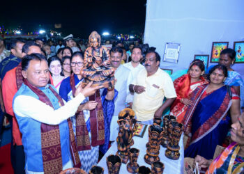 ସୁଭଦ୍ରା ଶକ୍ତି ମେଳାକୁ ଶୁଭାରମ୍ଭ କରି ମୁଖ୍ୟମନ୍ତ୍ରୀଙ୍କ ବଡ଼ ଘୋଷଣା: ୩ ଲକ୍ଷରୁ ଊର୍ଦ୍ଧ୍ୱ ଏସ୍‌ଏଚ୍‌ଜିଙ୍କୁ ଫେରସ୍ତ ହେବ ୩୦୦ କୋଟିର ସୁଧ