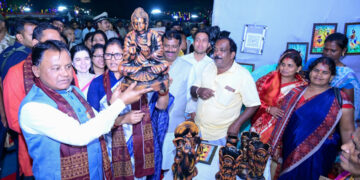 ସୁଭଦ୍ରା ଶକ୍ତି ମେଳାକୁ ଶୁଭାରମ୍ଭ କରି ମୁଖ୍ୟମନ୍ତ୍ରୀଙ୍କ ବଡ଼ ଘୋଷଣା: ୩ ଲକ୍ଷରୁ ଊର୍ଦ୍ଧ୍ୱ ଏସ୍‌ଏଚ୍‌ଜିଙ୍କୁ ଫେରସ୍ତ ହେବ ୩୦୦ କୋଟିର ସୁଧ