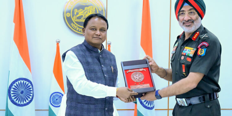 ମୁଖ୍ୟମନ୍ତ୍ରୀଙ୍କୁ ଭେଟିଲେ ଏନ୍ସିସି ମହାନିର୍ଦ୍ଦେଶକ, କାଡେଟ୍ ସଂଖ୍ୟା ହେବ ୬୦ ହଜାରରୁ ୯୦ ହଜାର