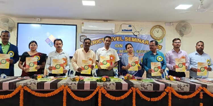 District-Level Seminar 2025 on F.L.N.: A Soul of School Education Held Successfully