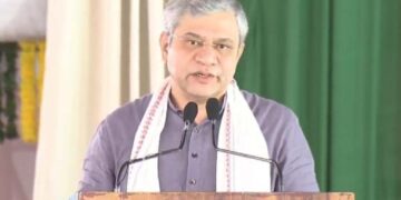 ରେଳବାଇ ପାଇଁ ୨.୫୨ ଲକ୍ଷ କୋଟିର ପୁଞ୍ଜି ବ୍ୟୟ ବ୍ୟବସ୍ଥା ସହ ଆଧୁନିକ ଯାତ୍ରୀ ସୁବିଧା ଓ ସୁରକ୍ଷା ପ୍ରତି ଧ୍ୟାନ: ଅଶ୍ୱିନୀ ବୈଷ୍ଣବ