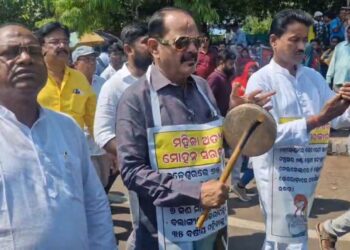 ବିଧାନସଭା ଭିତରେ ଓ ରାସ୍ତାରେ ହାଙ୍ଗାମା, ଆଜି ଦୁଇ କଂଗ୍ରେସ ବିଧାୟକଙ୍କୁ ନିଲମ୍ବନ କଲେ ବାଚସ୍ପତି