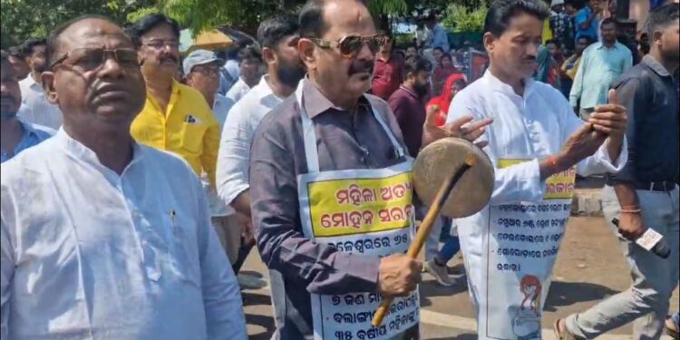 ବିଧାନସଭା ଭିତରେ ଓ ରାସ୍ତାରେ ହାଙ୍ଗାମା, ଆଜି ଦୁଇ କଂଗ୍ରେସ ବିଧାୟକଙ୍କୁ ନିଲମ୍ବନ କଲେ ବାଚସ୍ପତି