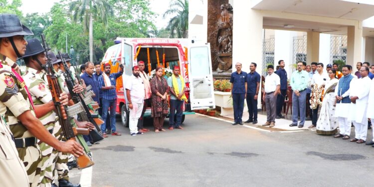 ପୂର୍ବତନ କଂଗ୍ରେସ ବିଧାୟକ ଦେବେନ୍ଦ୍ର ଶର୍ମାଙ୍କୁ ଗାର୍ଡ ଅଫ ଅନର
