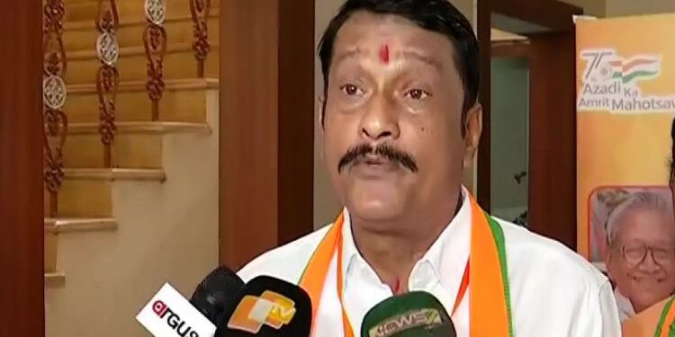 ‘ନରେନ୍ଦ୍ର ମୋଦି ପୂର୍ବଜନ୍ମରେ ମହାରାଜ ଛତ୍ରପତି ଶିବାଜୀ ଥିଲେ’; ପ୍ରଦୀପ ପୁରୋହିତ