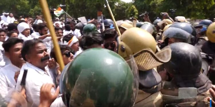 ରଣକ୍ଷେତ୍ର ପାଲଟିଲା ପିଏମଜି ଛକ, ପୋଲିସ ଉପରକୁ ଚ୍ୟାୟର ଫିଙ୍ଗା, ଆରମ୍ଭ ହେଲା ଲାଠିଚାର୍ଯ୍ୟ, ପାଣିମାଡ