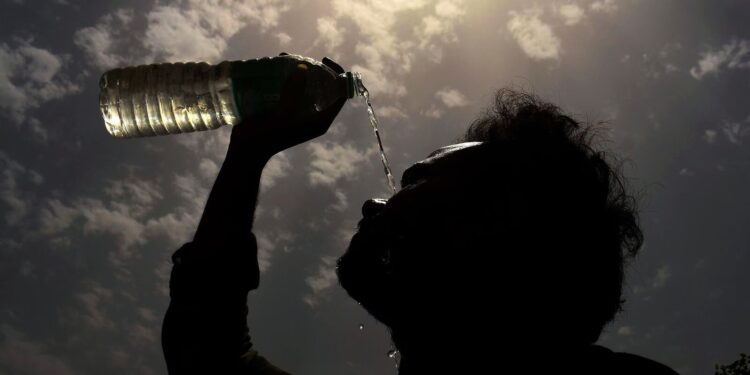 ୨୪ ଘଣ୍ଟା ପରେ ରାଜ୍ୟରେ ବଢ଼ିବ ତାପମାତ୍ରା: ପଶ୍ଚିମା ଝଡ଼ ଉତ୍ତରପଶ୍ଚିମ ଭାରତକୁ ପ୍ରଭାବିତ ସମ୍ଭାବନା