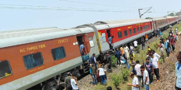 ବାଙ୍ଗାଲୋର-କାମାକ୍ଷା ସୁପରଫାଷ୍ଟ ଏକ୍ସପ୍ରେସ ଲାଇନଚ୍ୟୁତ: ନର୍ଗୁଣ୍ଡି ଷ୍ଟେସନ ନିକଟରେ ଖସିଲା 11 ଟି କୋଚ୍