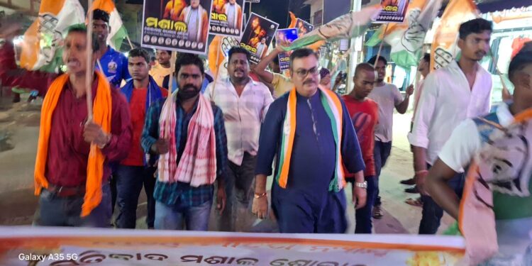 ମନୋଜ ରଥଙ୍କ ନେତୃତ୍ୱରେ ଓଡ଼ିଶାରେ ନାରୀ ନିର୍ଯ୍ୟାତନା ଓ ମହିଳା ଚାଲାଣ ବିରୁଦ୍ଧରେ କଂଗ୍ରେସର ପ୍ରତିବାଦ ମଶାଲ ଶୋଭାଯାତ୍ରା