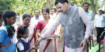 ସ୍କୁଲ ପିଲାଙ୍କୁ ପୋଷଣ ଯୁକ୍ତ ମାଣ୍ଡିଆ ଲଡ଼ୁ ବଣ୍ଟନର ଶୁଭାରମ୍ଭ କଲେ ମନ୍ତ୍ରୀ ନିତ୍ୟାନନ୍ଦ ଗଣ୍ଡ