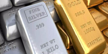 ଆହୁରି ଚମକିଲା ସୁନା, କିନ୍ତୁ ରୂପା ମୂଲ୍ୟରେ ହ୍ରାସ: ଜାଣନ୍ତୁ ଆଜିର ଦର…