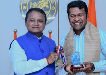 ଅନ୍ତର୍ଜାତୀୟ ଖ୍ୟାତିସମ୍ପନ୍ନ ବାଲୁକାଶିଳ୍ପୀ ସୁଦର୍ଶନ ପଟ୍ଟନାୟକଙ୍କୁ ସମ୍ୱର୍ଦ୍ଧିତ କଲେ ମୁଖ୍ୟମନ୍ତ୍ରୀ