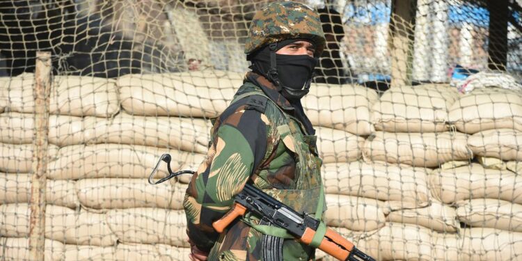 କଶ୍ମୀରରେ ସୁରକ୍ଷାବଳର ଅପରେସନ ଜାରି, ୩ ହଜାରରୁ ଅଧିକ ଲୋକଙ୍କୁ ଅଟକ