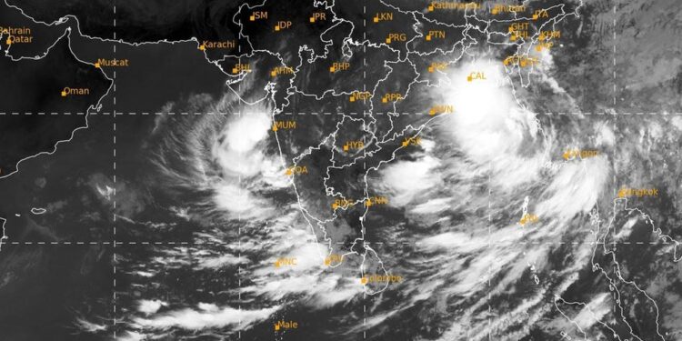 ଅବପାତରେ ପରିଣତ ହେଲା ଲଘୁଚାପ, ଆଜି ୪ ଜିଲ୍ଲାରେ ପ୍ରବଳ ବର୍ଷା ପାଇଁ ଅରେଞ୍ଜ ୱାର୍ଣ୍ଣିଂ