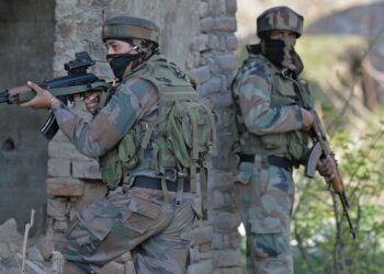 ସୋପିଆନରେ ସୁରକ୍ଷାକର୍ମୀ-ଆତଙ୍କବାଦୀଙ୍କ ମଧ୍ୟରେ ଗୁଳି ବିନିମୟ, ୪ ଆତଙ୍କୀ ନିହତ