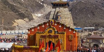 ଆଜିଠୁ ଭକ୍ତଙ୍କ ପାଇଁ ଖୋଲିଲା କେଦାରନାଥଙ୍କ କପାଟ; ୧୦୮ କ୍ୱିଣ୍ଟାଲ ଫୁଲରେ ସଜେଇ ହୋଇଛି ବାବାଙ୍କ ମନ୍ଦିର