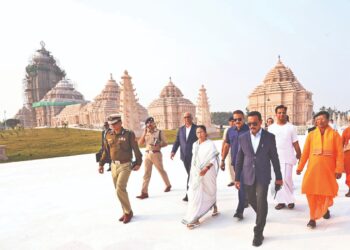 ମୁହଁ ଟାଣ ଦେଖାଇଲେ ମମତା, ପୁଣି ଦୀଘାରେ ଜଗନ୍ନାଥ ମନ୍ଦିର ସମ୍ମୁଖରେ ଲାଗିଲା ଜଗନ୍ନାଥ ଧାମ ପୋଷ୍ଟର