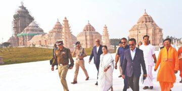 ମୁହଁ ଟାଣ ଦେଖାଇଲେ ମମତା, ପୁଣି ଦୀଘାରେ ଜଗନ୍ନାଥ ମନ୍ଦିର ସମ୍ମୁଖରେ ଲାଗିଲା ଜଗନ୍ନାଥ ଧାମ ପୋଷ୍ଟର