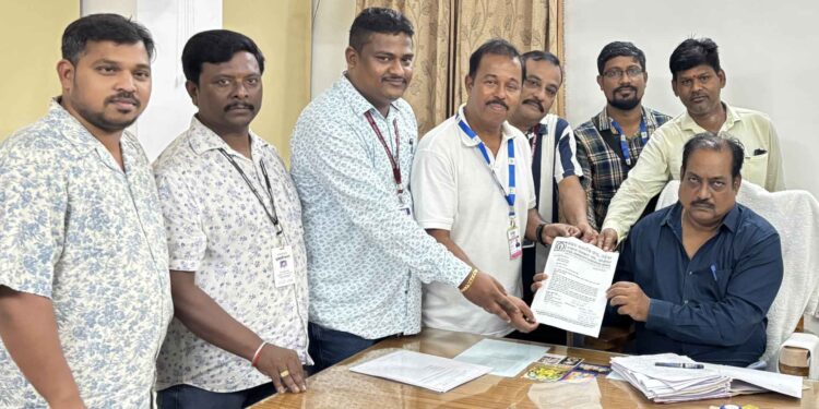 ସାମ୍ବାଦିକ ସୁରକ୍ଷା ପାଇଁ ମୁଖ୍ୟମନ୍ତ୍ରୀଙ୍କ ଉଦ୍ଦେଶ୍ୟରେ ଦାବିପତ୍ର