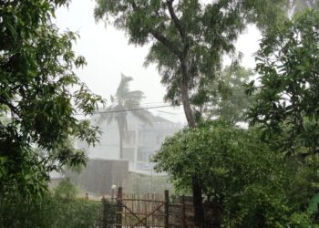 ବାଲେଶ୍ଵର ରେ ଘଡଘଡି ସହିତ ପ୍ରବଳ ବର୍ଷା