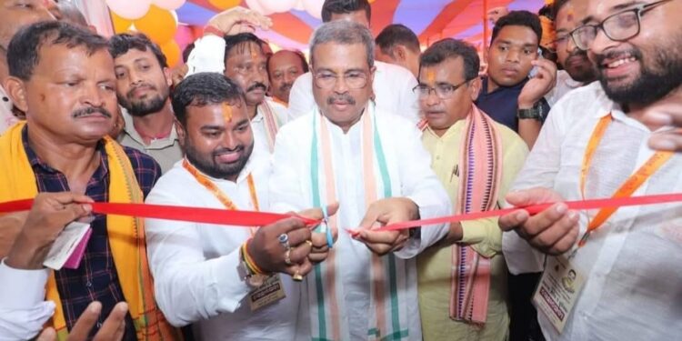 ମାଟିର ମଣିଷ ମଙ୍ଗୁ ଭାଇ